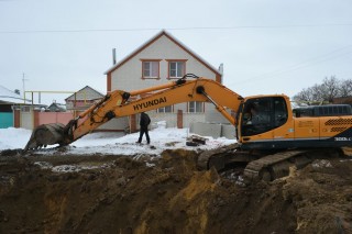 Аварийно-восстановительные работы на Максима Горького